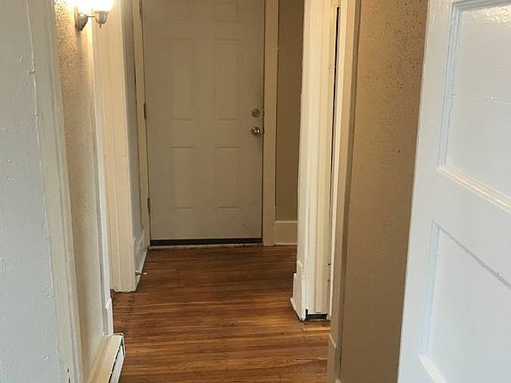 3rd image of 1942 Seneca St #5