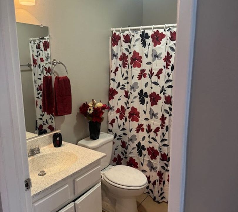 1st image of 7817 Vineland Ave #56