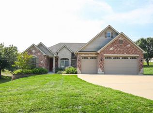 41 Mandalay Dr, Ballwin, MO