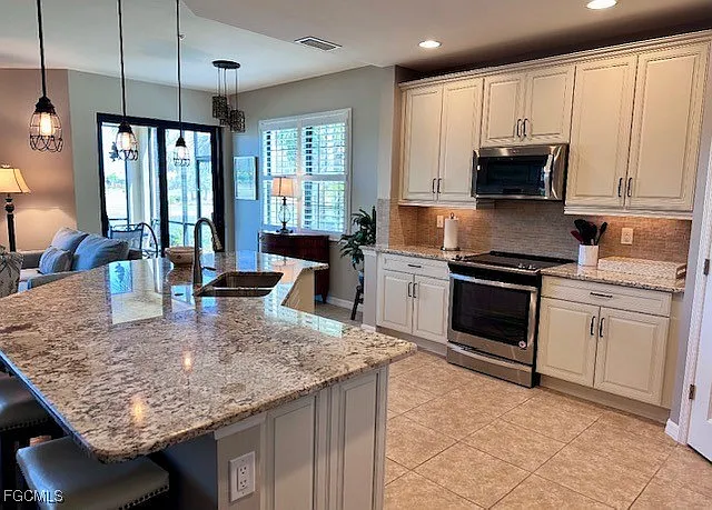 2 bed, 2.0 bath, 1722 sqft, $7,300 — Photo 4