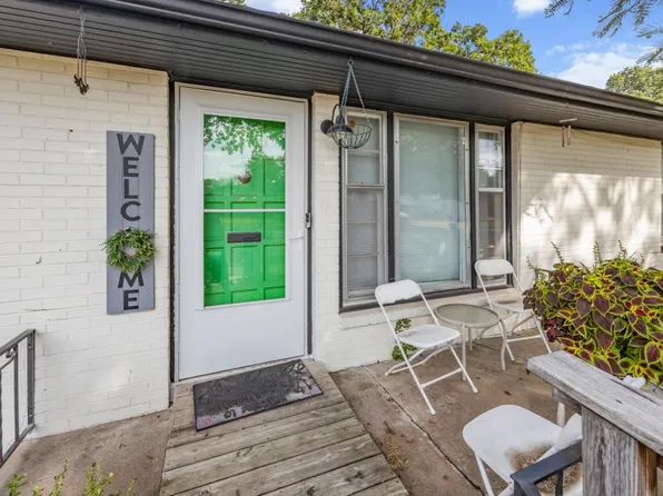 1462 N Old Manor Rd, Wichita, KS 67208