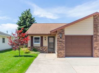 1410 Berkley Cir, Mishawaka, IN
