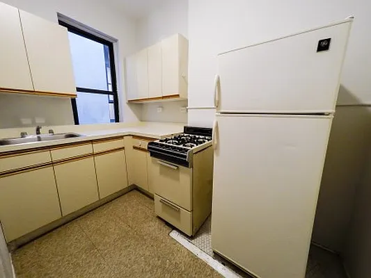 Rented by Standard Realty | media 23