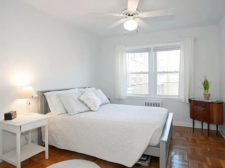 520 Michigan Ave #1W — Photo 6
