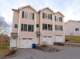 35 Old Fitch Hill Rd APT 2, Uncasville, CT 06382
