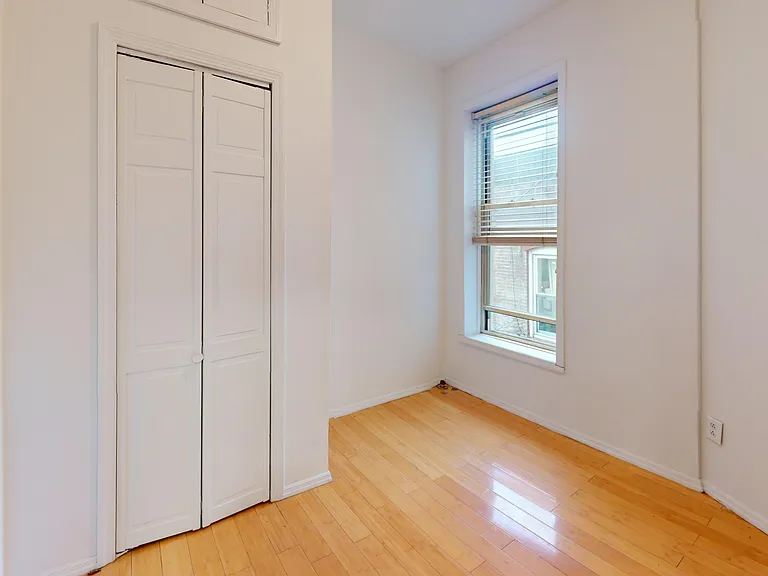20 Spring St #10 — Photo 4