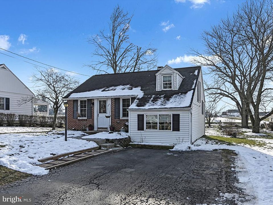 1st image of 830 Donegal Springs Rd