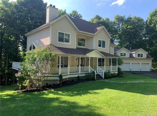 195 Oswego Rd, Pleasant Valley, NY 12569