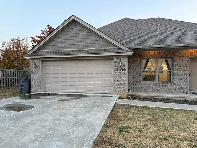 3 bed, 1405 sqft, $1,650 — Photo 2