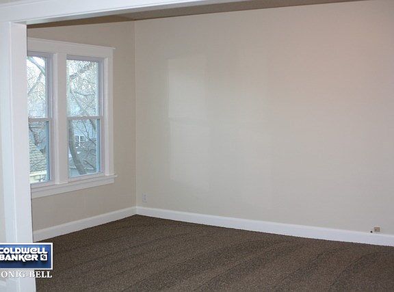3rd image of 614 Campbell St APT 2