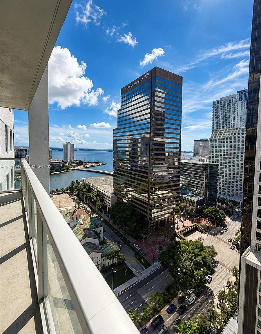 500 Brickell East Condo — Photo 1