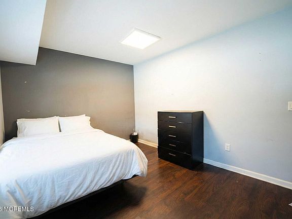 3rd image of 105 Conrad Court