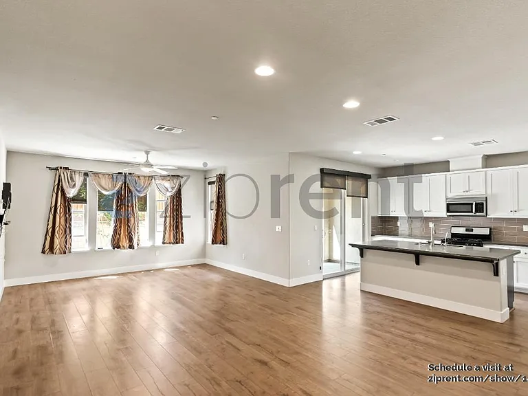 7 Rogers Ln — Photo 3