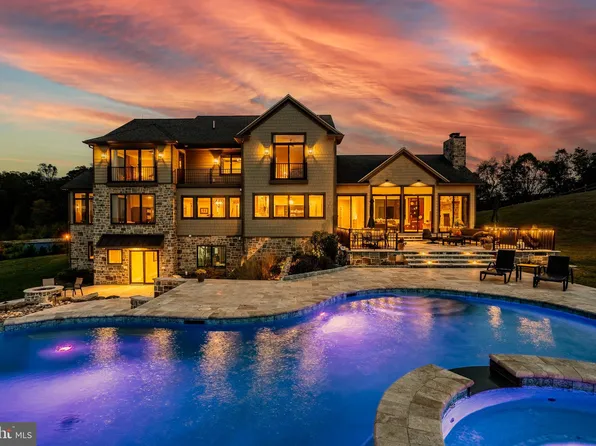 45 Wyndemere Lake Dr, Chester Springs, PA 19425