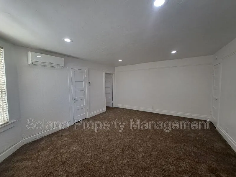 1 bed, 1.0 bath, $2,000 — Photo 4
