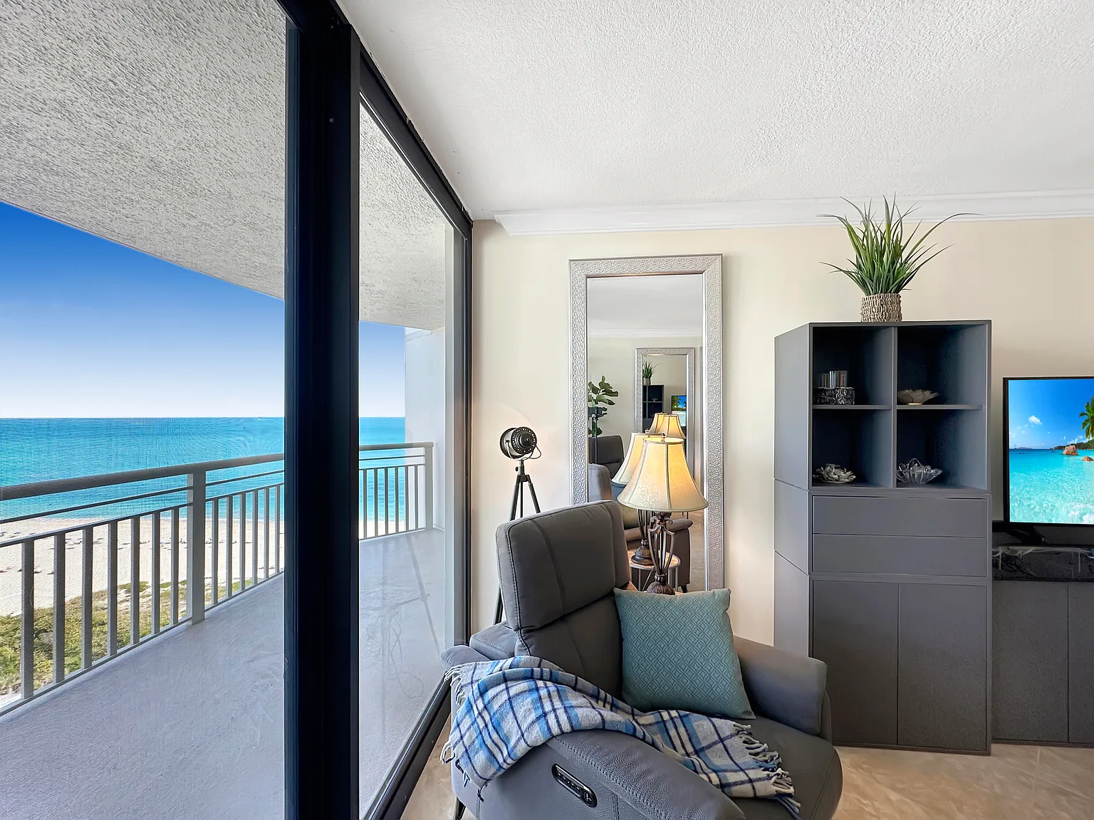 1 bed, 1.5 bath, 1000 sqft, $3,500 — Photo 4