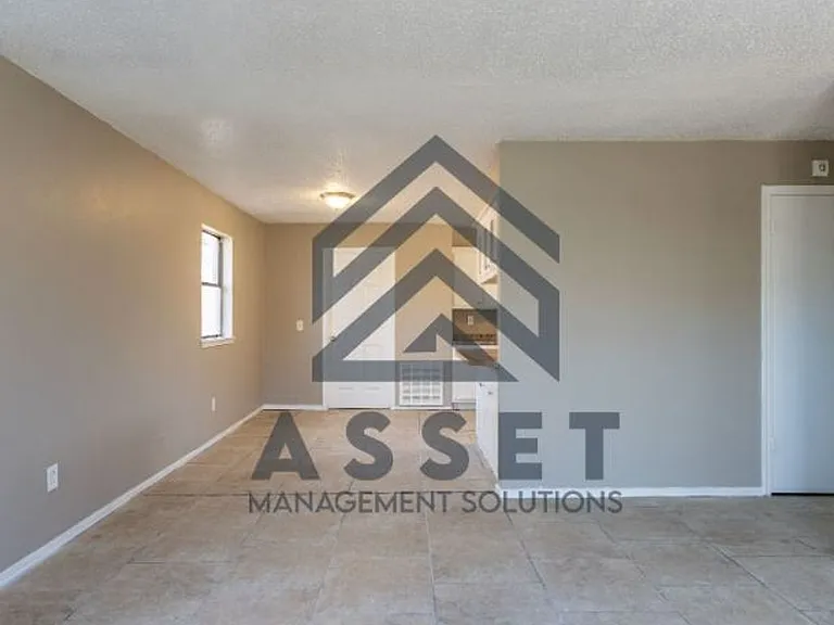 4613 Cinderella Dr — Photo 10