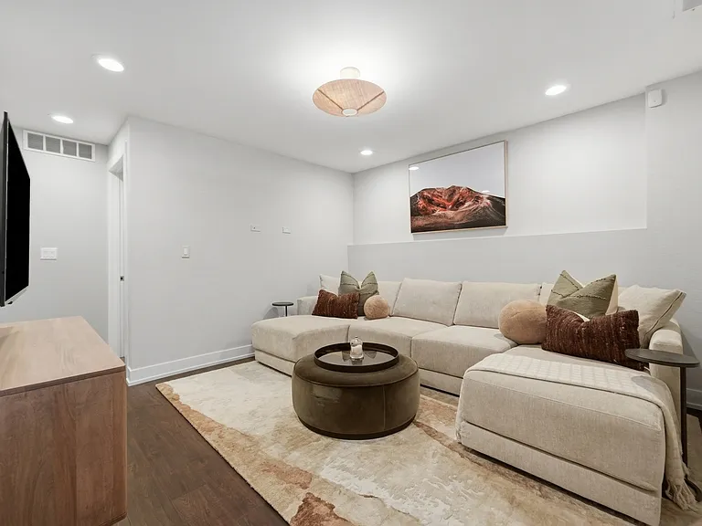 1349 N Leavitt St #1A — Photo 19
