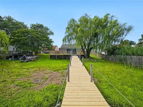 1812 Bernstein Dr, Virginia Beach, VA 23454