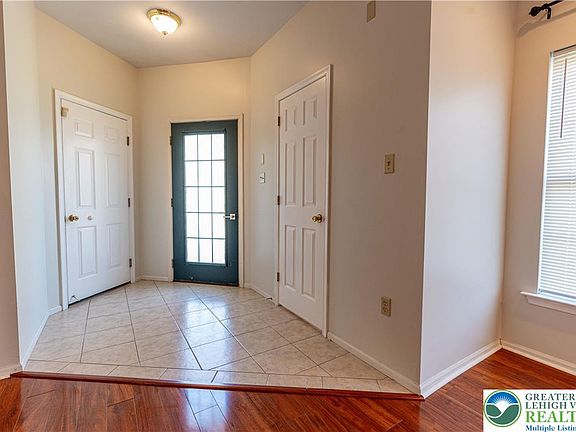 3rd image of 8376 Scenic View Dr