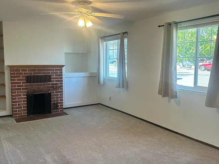 754 McLeod St — Photo 4