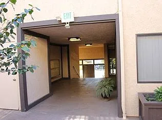 12647 Burbank Bl Apartments — Photo 3