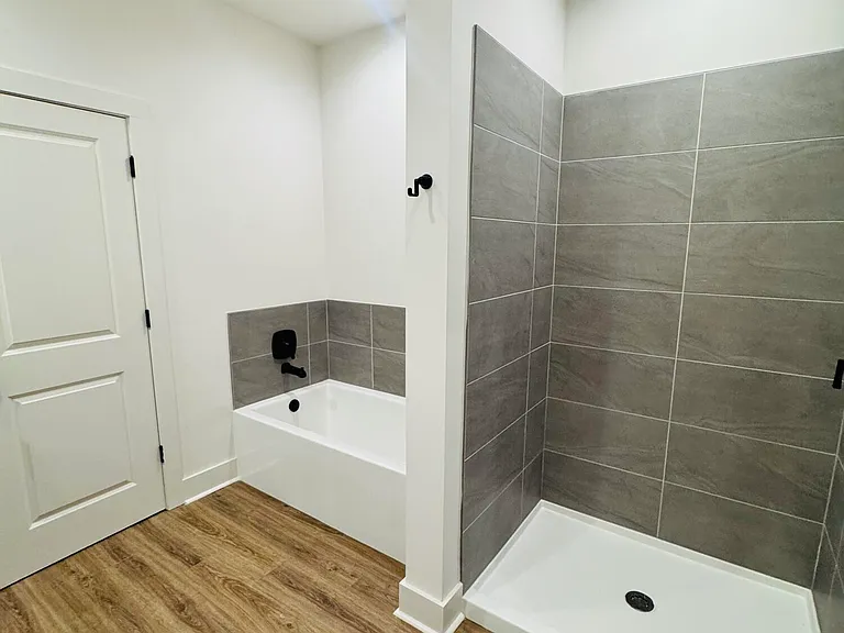 512 Highland Oaks Ln — Photo 10