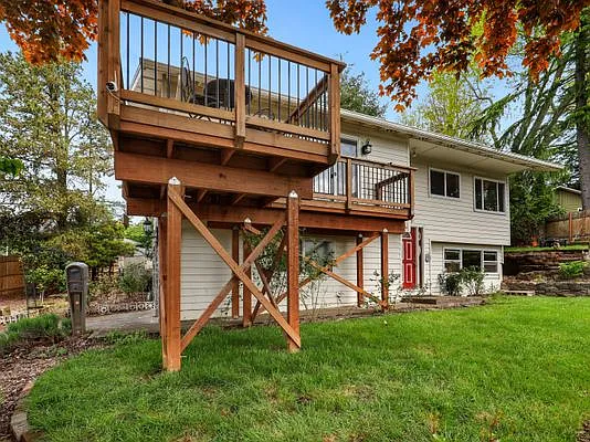 7132 SW 12th Ave — Photo 3