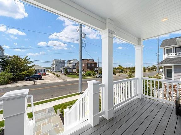 3rd image of 5765 Ocean Dr
