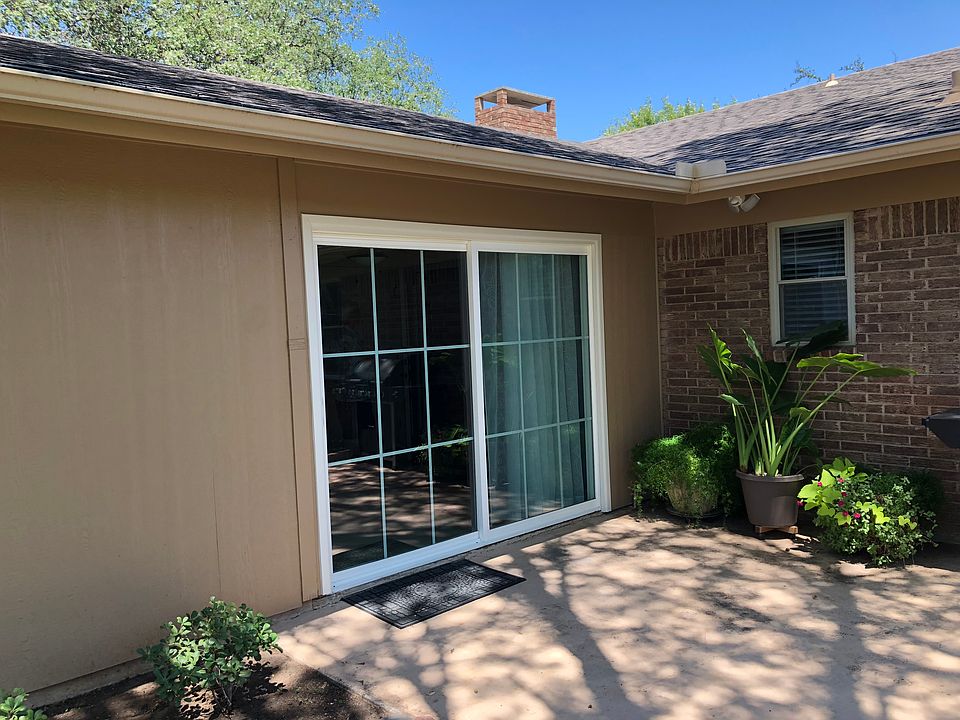 1st image of 806 Oakpark Dr