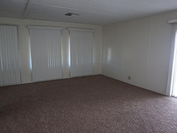 2nd image of 730 S Lyon Ave