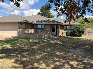 754 Duckworth St, Gentry, AR 72734