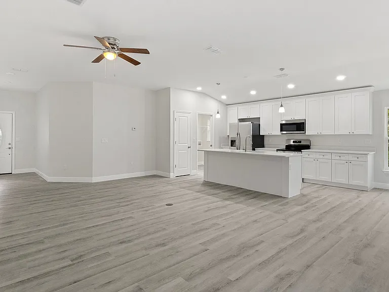 4865 E Princeton Ln — Photo 9