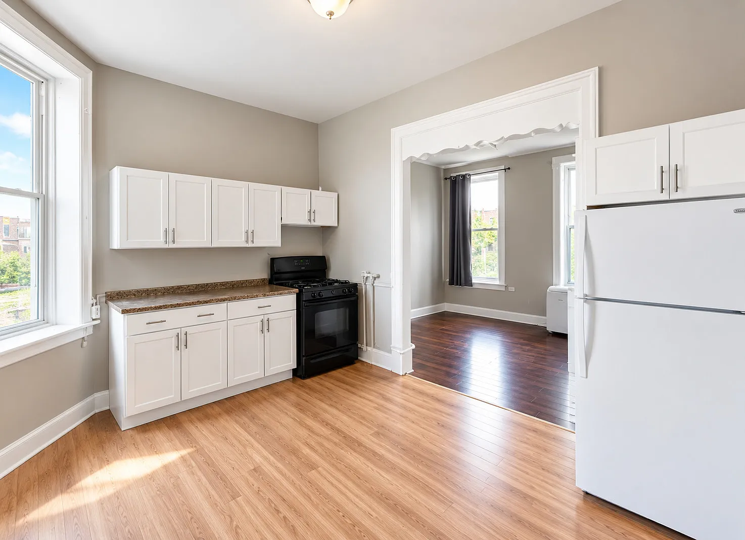 1854 S Ashland Ave — Photo 3