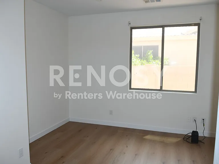 10413 W Roanoke Ave — Photo 9