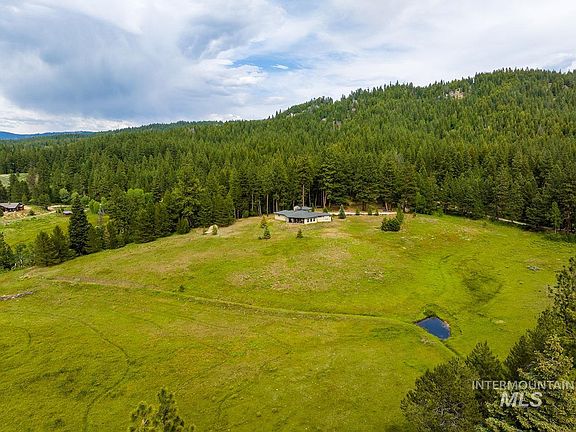 2nd image of 10885 Callender Rd