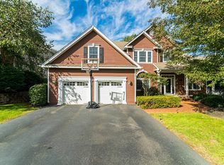 30 Cobble Ln, Basking Ridge, NJ 07920