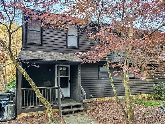 4th image of 643 Riverside Dr #1