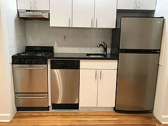 Rented by Metropolis Real Estate of Manhattan