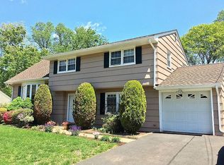 33 Starlit Dr, Middlesex, NJ 08846