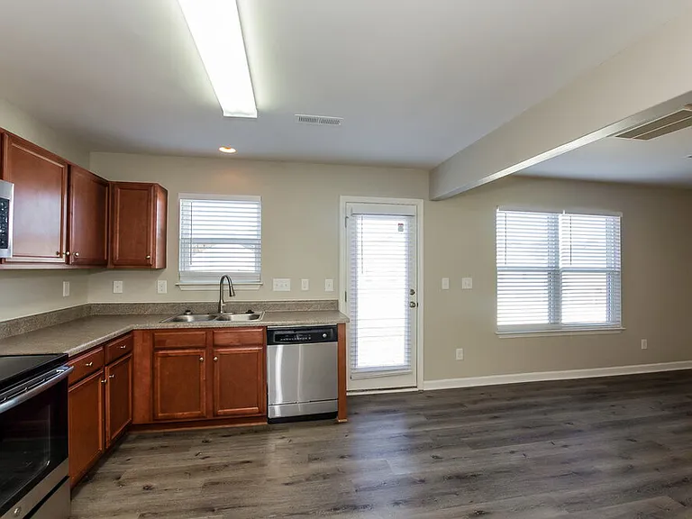 913 Cassidy Dr — Photo 8