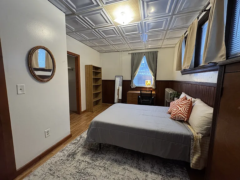 614 University Ave — Photo 46
