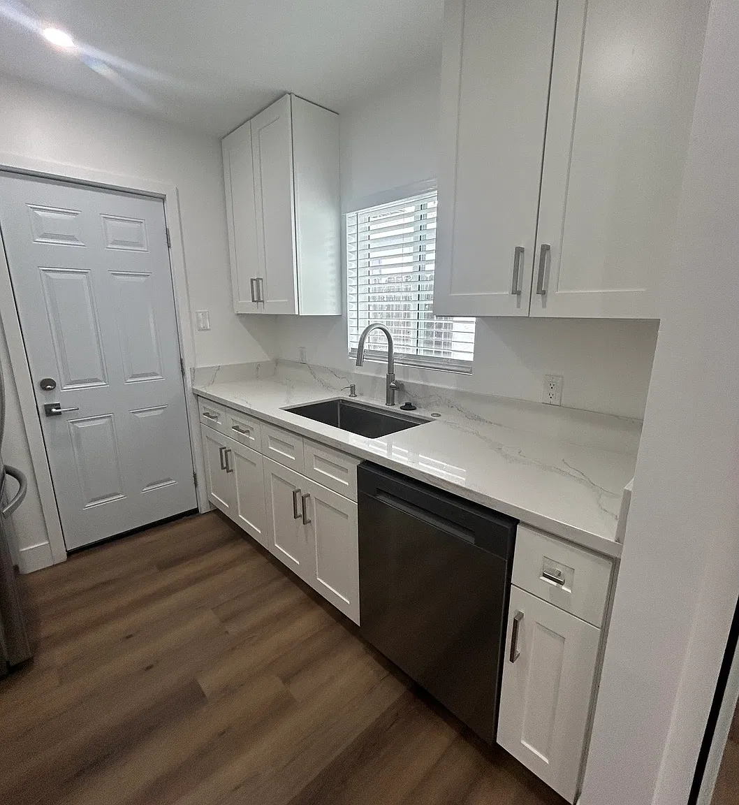 1022 Tait Street — Photo 2