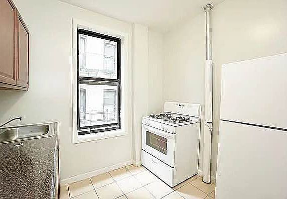 5th image of 571 W 159th St APT 4