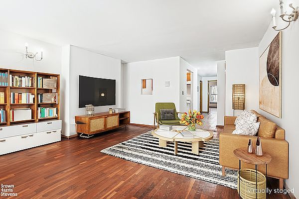 1st image of 13 W 131st St