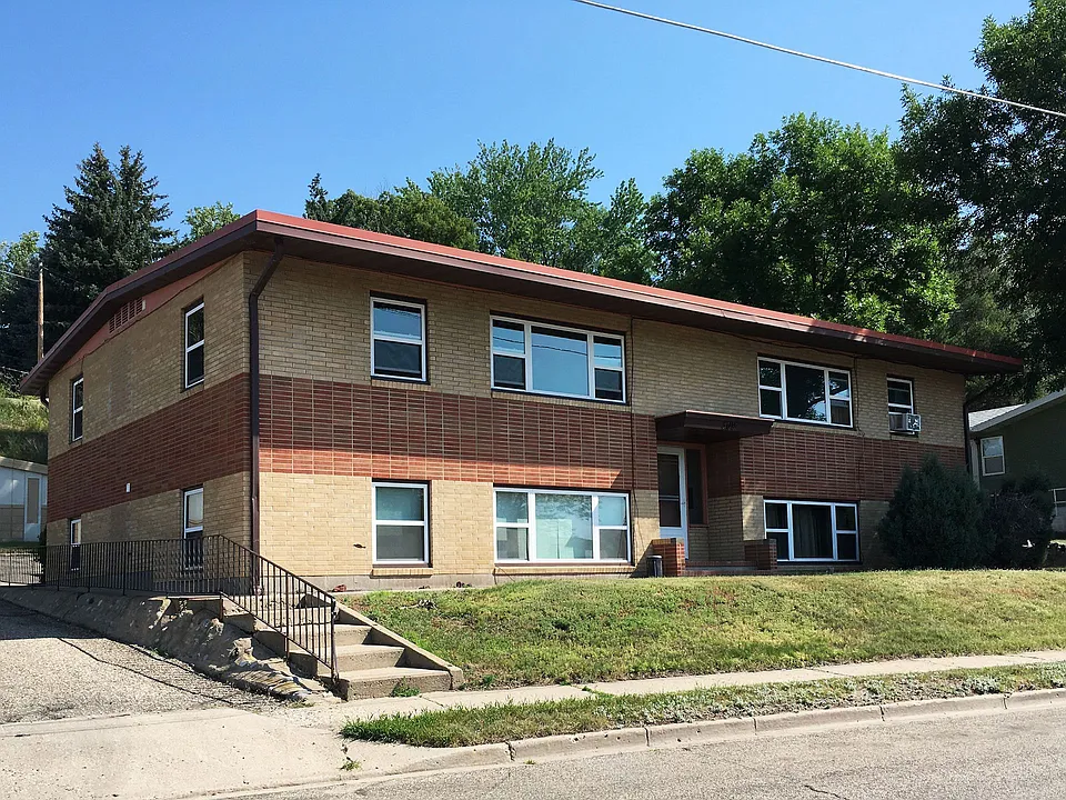 509 11th Avenue NE 4-Plex in Residential Neighborhood