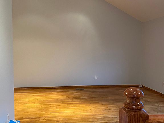 2nd image of 572 Armstrong Ave #2