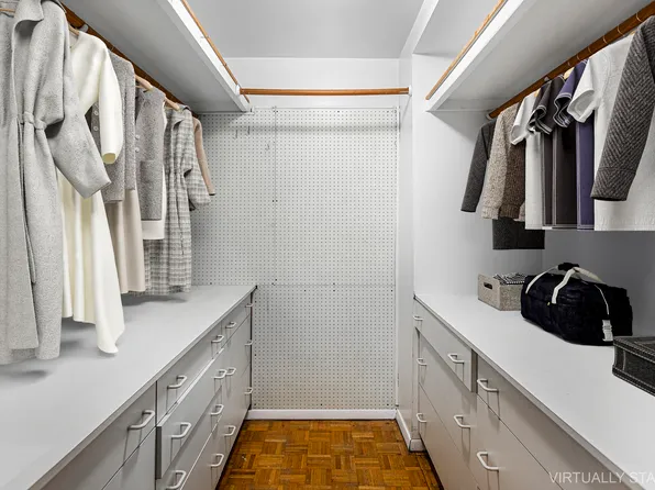 221 East 50th Street image 5 of 7