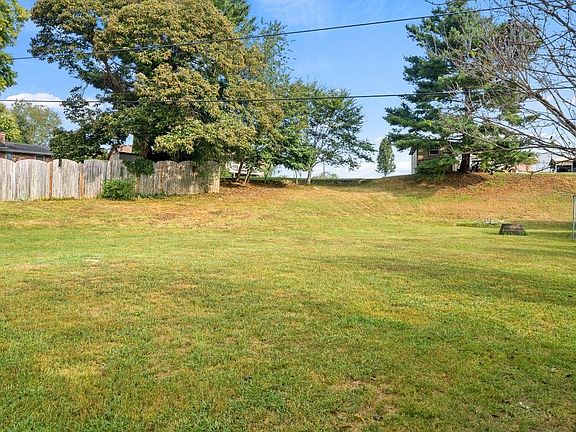 4th image of 6792 Dunkard Rd