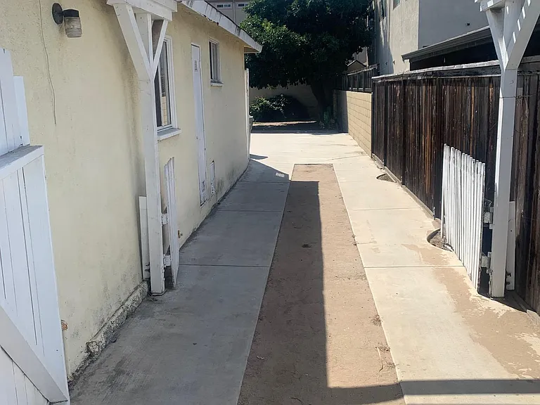 715 Alabama St — Photo 2